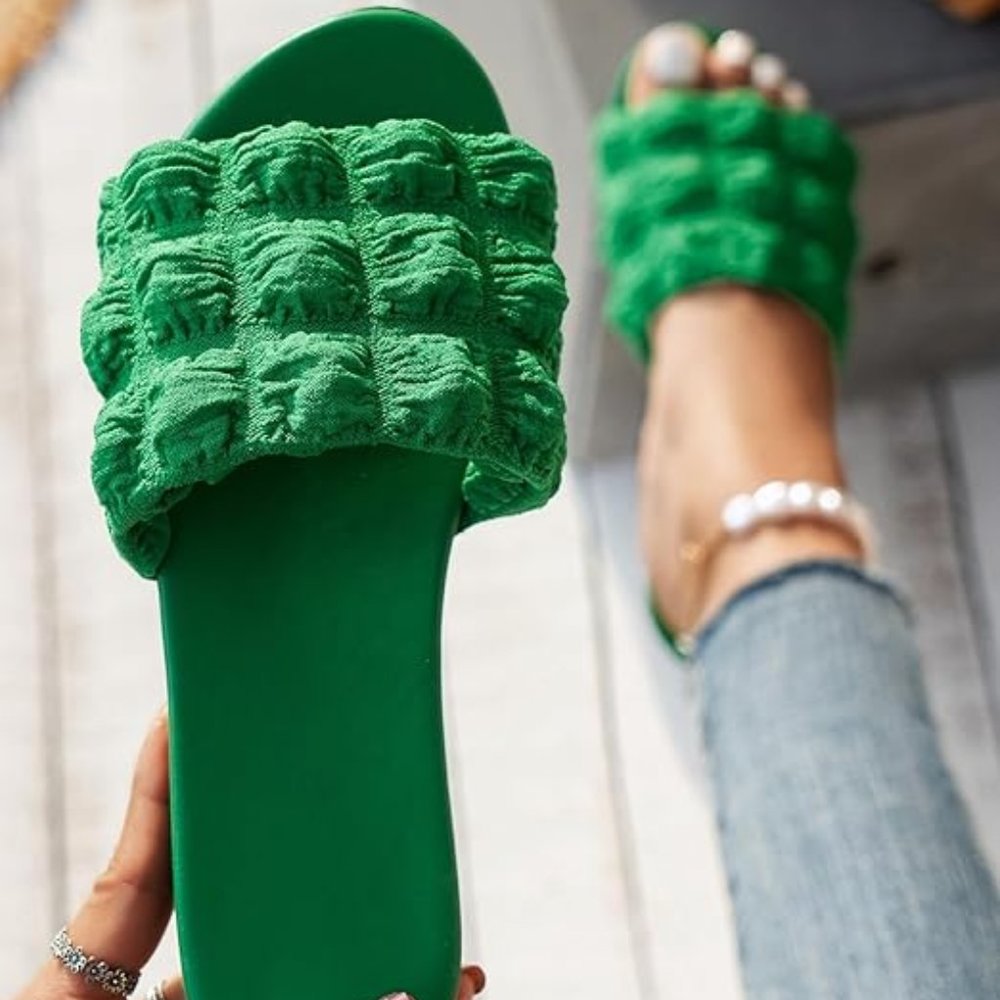 Fashion textured green flat sandals